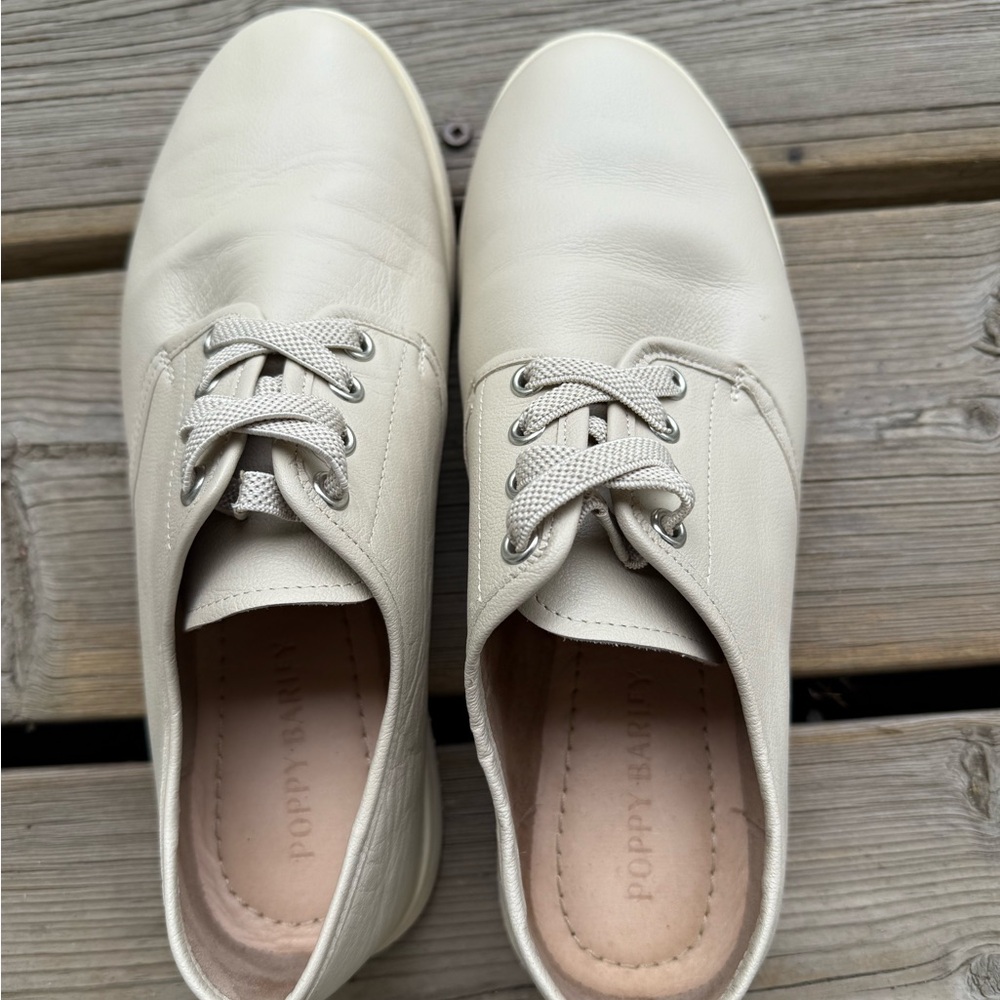 Women’s Poppy Barley Oatmeal Eyelet Leather Sneaker Size 8 Pull on